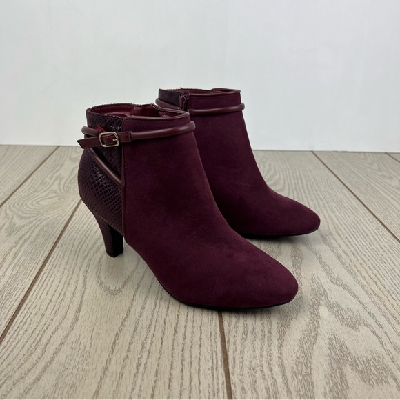 Karen Scott Women's Melinaa Reptile Buckle Detailed Booties 7M Wine MC $70 - Picture 1 of 10